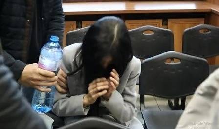 Оставиха любовника на Мегз в ареста, тя не издържа и припадна в съдебната зала (ВИДЕО)