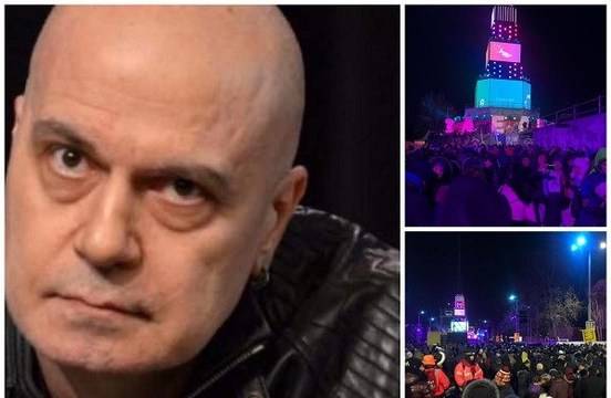 Слави Трифонов отвърна на нападките за кулата в Пловдив: Моите фактури чакат, къде са пловдивските?! (виж тук)