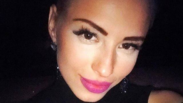 Цвети Стоянова протестира срещу роми! Подкрепи Войводиново