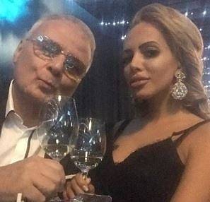 Годеницата на Христо Сираков лъсна гола в нета (СНИМКА)