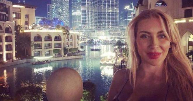 Антония Петрова показа бременното си коремче буквално дни преди да роди (снимки)