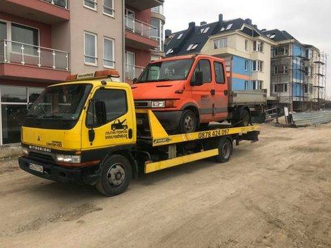 Репатриране на бус и автомобил