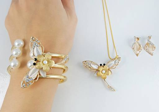 Вълшебства на Свети Валентин с нова класна колекция бижута за 14 февруари