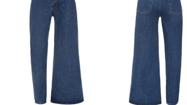 Тези дънки станаха абсолютен хит, а моделът им просто остави всички без думи (снимка)