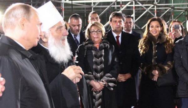 Владимир Путин хлътна по Цеца Величкович (Не сваля очи от нея в Сърбия)