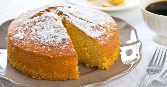 Шепа брашно, захар, яйца и 1 голям портокал и ако знаете какъв сладкиш си спретнах, зимата вече друг не вкусвам