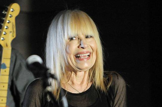 Лили Иванова броила 5 бона, за да узнае датата на смъртта си!