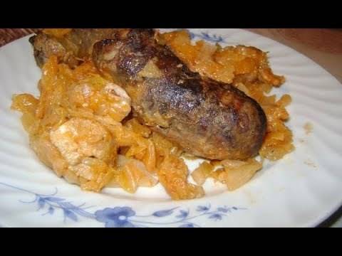 Свинско с кисело зеле и кървавица