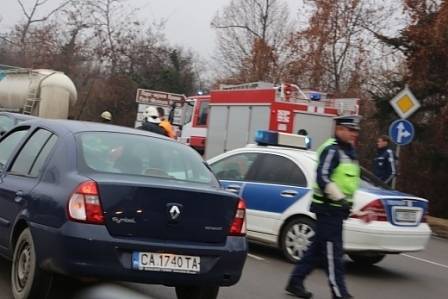 Катастрофа предизвика голямо задръстване преди Враня (СНИМКИ)