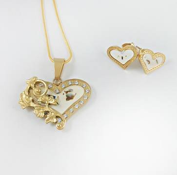 ЦАРСКИ БИЖУТА ЗА СВЕТИ ВАЛЕНТИН – онлайн подаръци с любов за жените