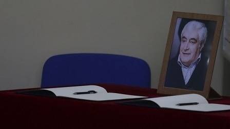 Футболната общественост се сбогува с Иван Вуцов (СНИМКИ)