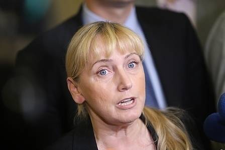 Повдигнаха обвинение на Елена Йончева за пране на пари