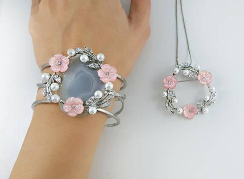 ЛЮБОВТА ЗА ЖЕНИТЕ С БИЖУТА ЗА СВЕТИ ВАЛЕНТИН – серия 14 февруари