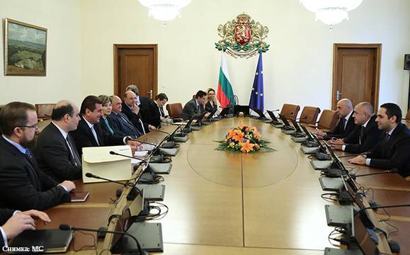 Властта нищи промените в Закона за горивата на среща с бизнеса