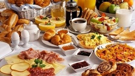 43% от българите прескачат закуската, а 80% обядват задължително