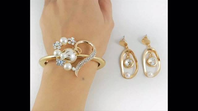 14 идеи за романтичен подарък от сърце за Свети Валентин с бижута и колиета с любов за жените