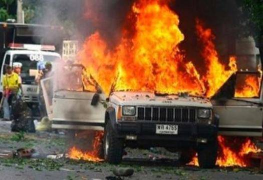 Огнен ад в Бургас! Бизнесмен остана без ултра скъпарския си джип