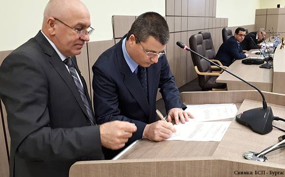 Новият общински съветник от БСП – Бургас Радослав Петков положи клетва