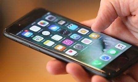 Бъг в iPhone позволява подслушване на чужд телефон