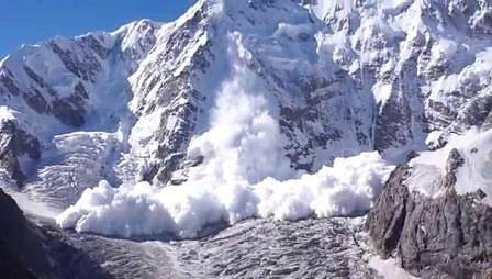 Очаква се висока лавинна опасност за големите планини