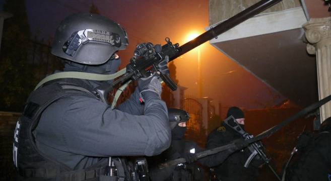 Арестувани цигански наркодилъри в Столипиново (видео)