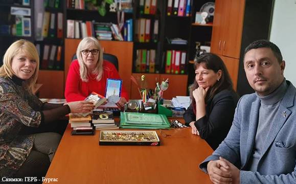 „Големи автори за малки библиотеки“ стигна до Царево