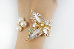 Месеца на любовта с гривни и бижута за жени онлайн магазин за Св. Валентин