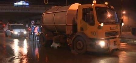 Продължава миенето на столични улици и булеварди