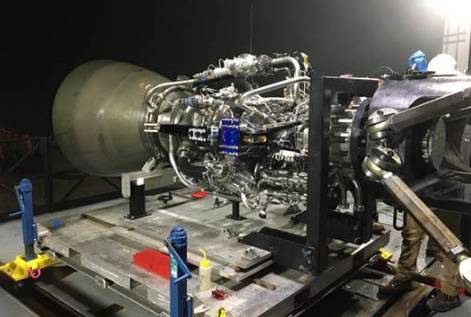 СпейсЕкс се подготвя за статично запалване на новия двигател Раптор, който е в основата на ракетите Старшип