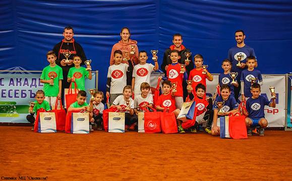 Отбор „Циципас“ триумфира на тенис турнира „Оксиком Оупън“