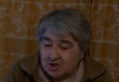 Баба Иванка, пребита от циганин за 35 лева, спи с брадва до главата