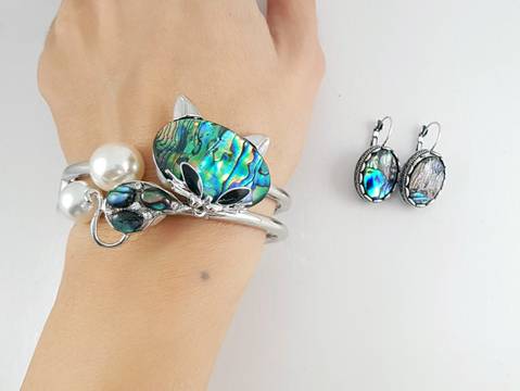 БИЖУТА ЗА МЕСЕЦА НА ЛЮБОВТА И СЕЗОН СВЕТИ ВАЛЕНТИН