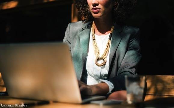 КЗП за Facebook: Преди да дадете достъп до профила си, вижте с какво се съгласявате!