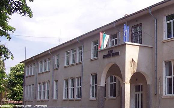 Броят на децата в Сунгурларе расте, училището в града им отеснява