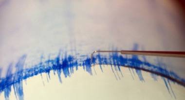 Серия от земетресения стреснаха цяла България!