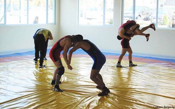 8 бургаски борци влизат в националния за международния турнир „Петко Сираков-Иван Илиев“