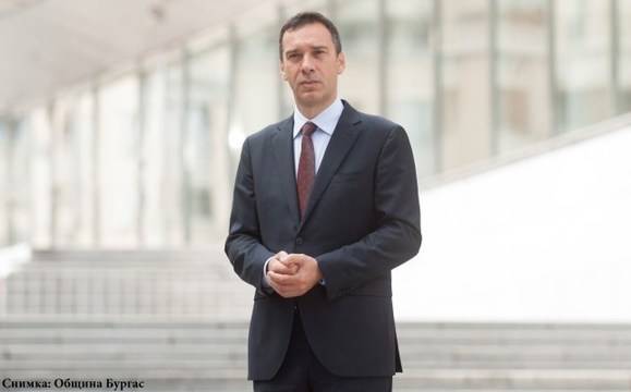 Николов: 6 февруари е крайбрежен фар, който ни показва вярната посока