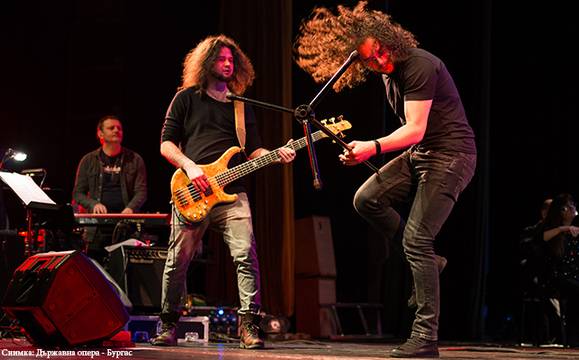 Николо Коцев, „Кикимора“ и Бургаската опера доказват, че рокът е жив!