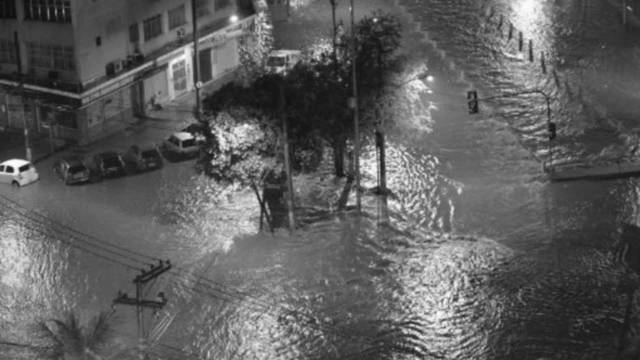 Мащабно наводнение заля Рио де Жанейро, самбата е затруднена (видео от бедствието)