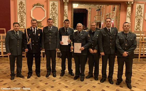 Двама бургаски огнеборци получиха призове от конкурса „Пожарникар на годината“