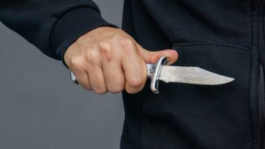 Един от най-издирваните престъпници в Австралия намушкан с нож в затвора