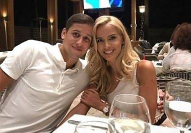 Волейболистът Ники Пенчев чака бебе от водеща на Националната лотария (СНИМКИ)