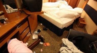 Среднощен екшън! Разярен мъж избесня и потроши хотелска стая във Врачанско