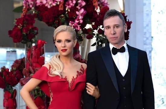 ВИКТОР КАЛЕВ И НЕЛИ ПЕТКОВА С КОЛАБОРАЦИЯ НА „ТУК ДО МЕН“ ПОПФОЛКЛОР-МУЗИКА ЗА ВСЕКИ