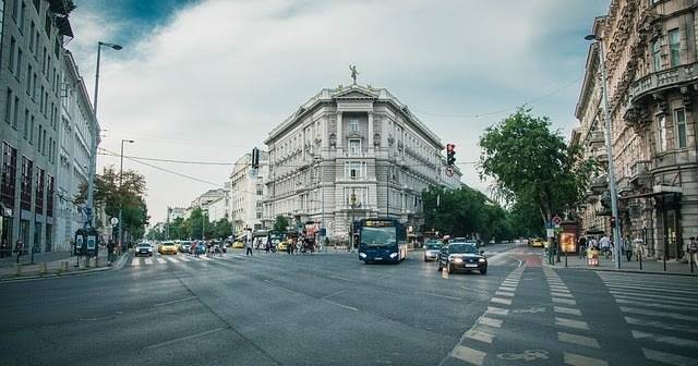 Автомобил vs човек