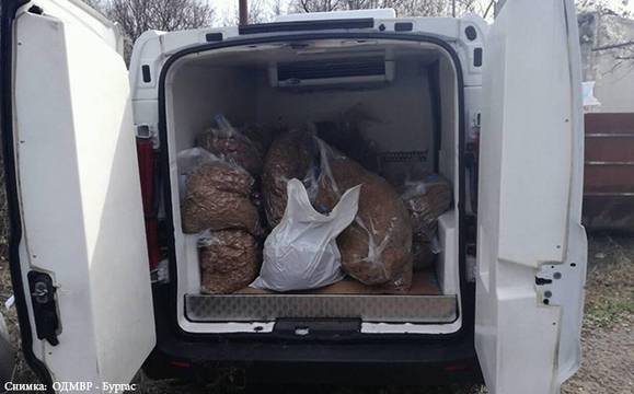 Икономическа полиция откри близо 430 кг нелегален тютюн в микробус