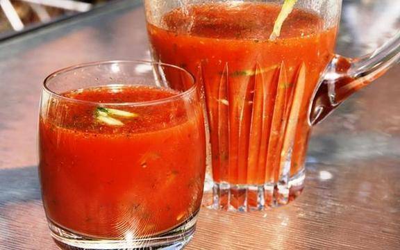 Мощна напитка, с която мазнините няма да се задържат в тялото ви, дори и на корема!