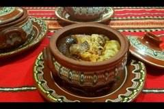 Капама в гювечета