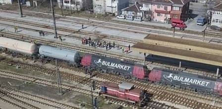 Дерайлиралият в Пловдив влак е изправен и ще напусне гарата