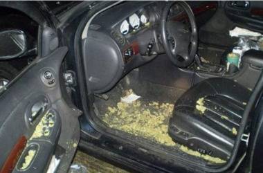 Спипаха 2 кила дрога в колата на наркодилър